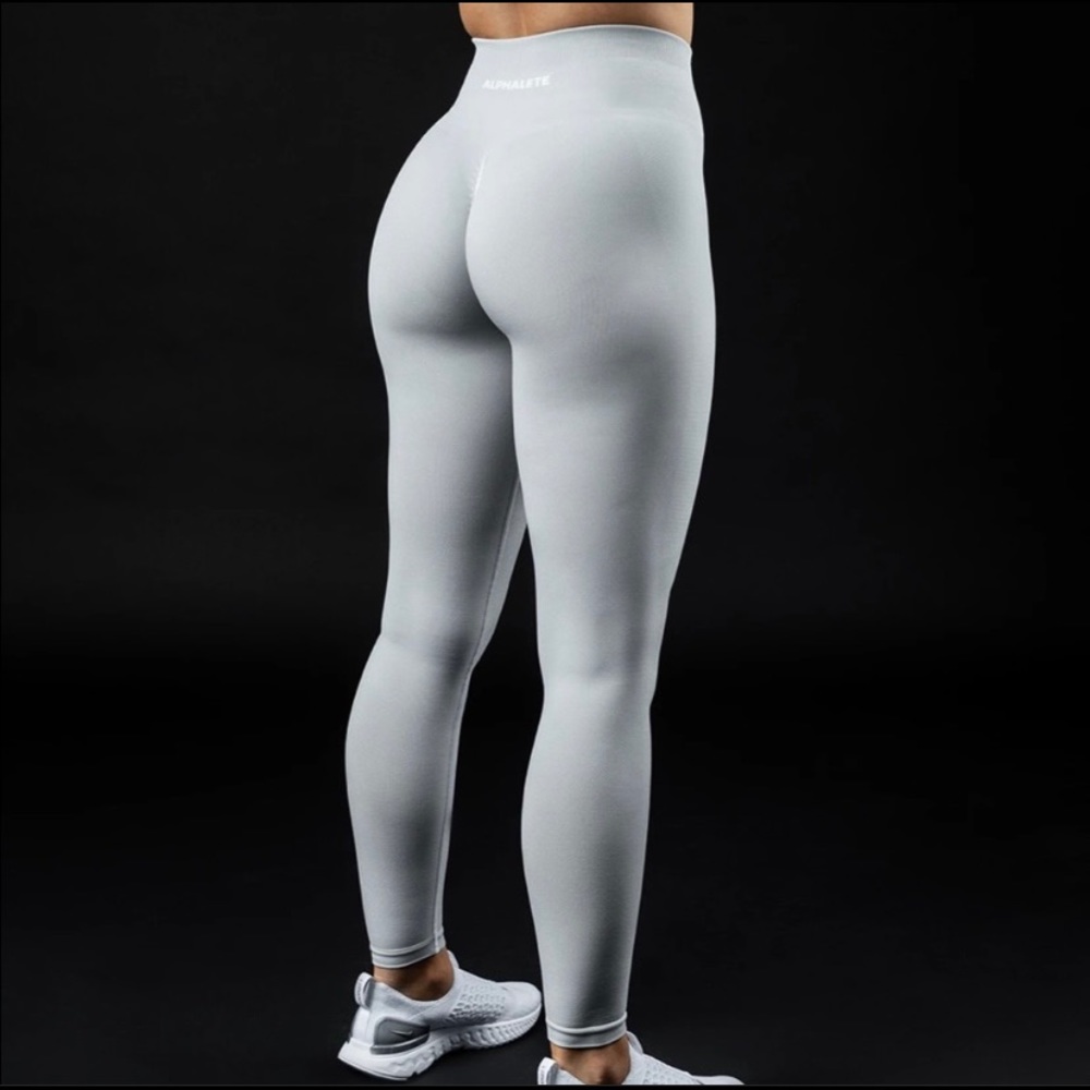 Alphalete athletics silver sky leggings xs
